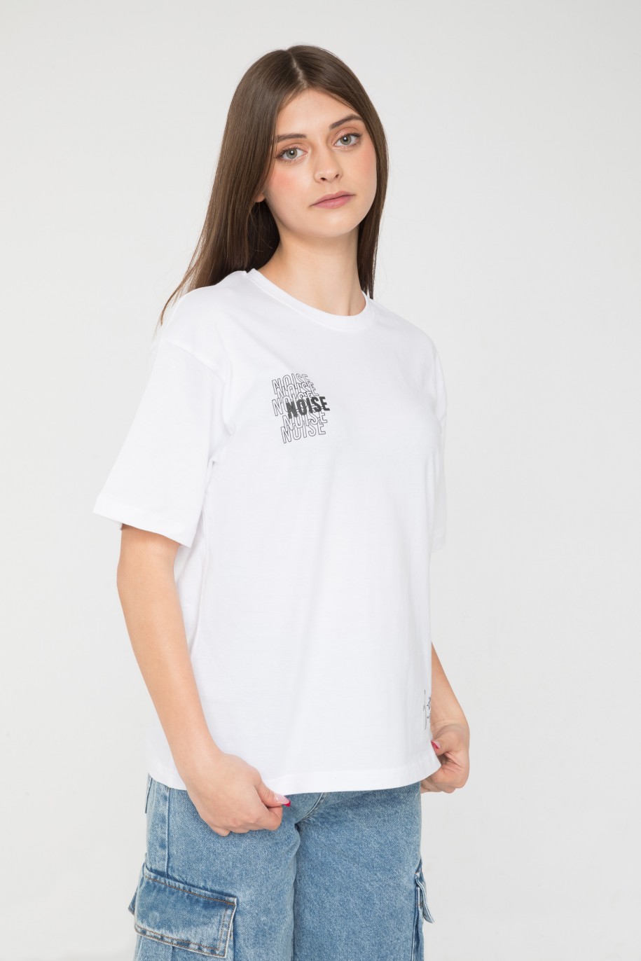 Biały T-shirt z nadrukami z przodu i na plecach - 45654