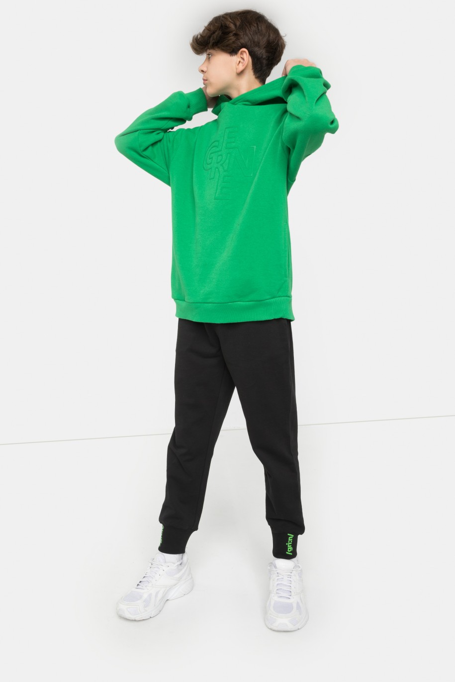 Zielona bluza z kapturem z nadrukiem z przodu - 45673