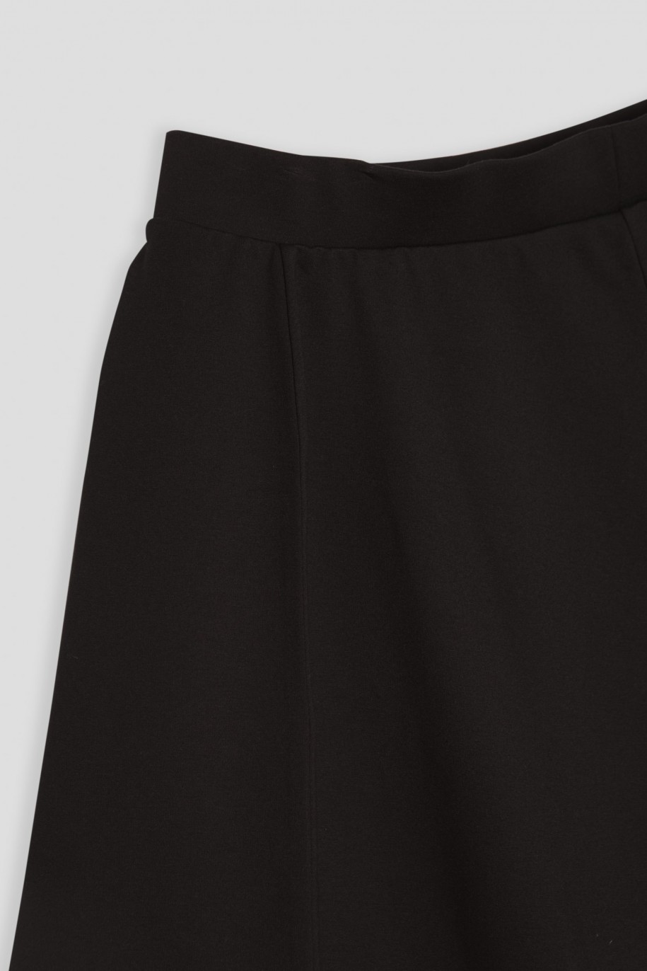 Czarna rozkloszowana spódnica mini - 45792
