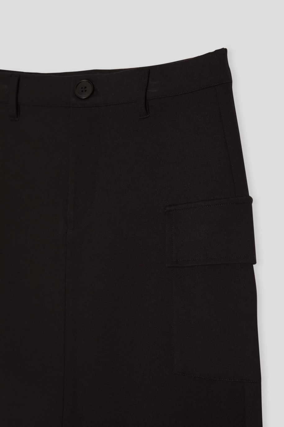 Czarna spódnica mini z przestrzennymi kieszeniami - 45796