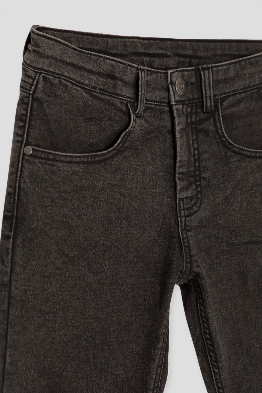 Czarne jeansy z wąskimi nogawkami - 45883