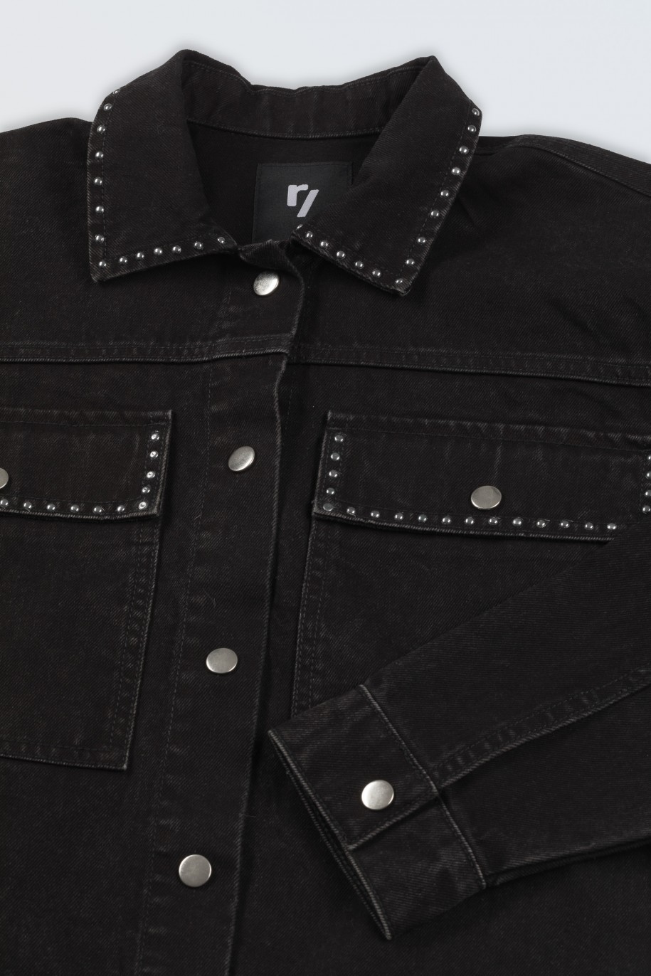 Czarna kurtka jeansowa z ozdobnymi nitami - 45980