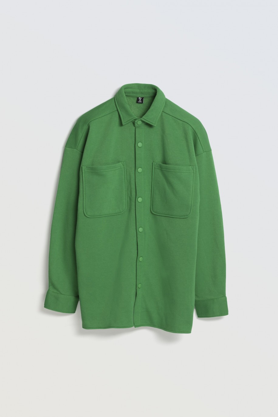 Zielona koszula z dzianiny z modnymi kieszeniami z przodu - 46063