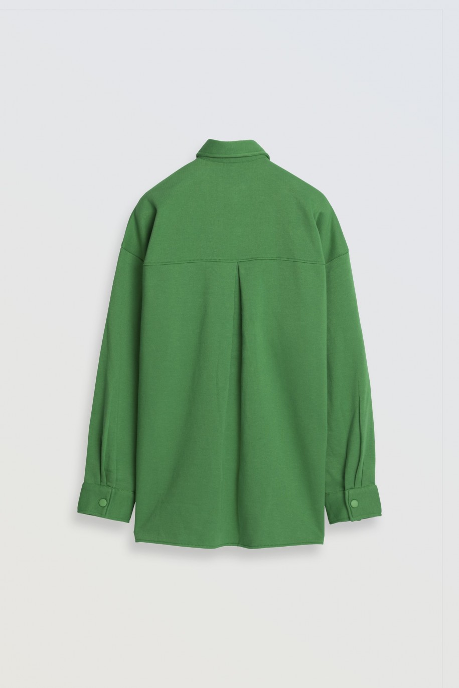Zielona koszula z dzianiny z modnymi kieszeniami z przodu - 46064