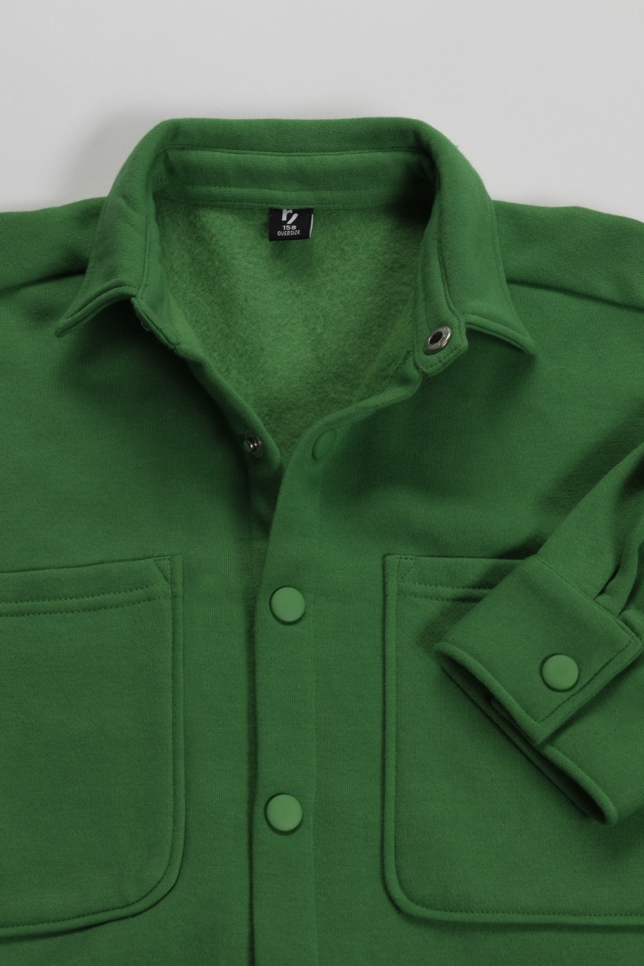 Zielona koszula z dzianiny z modnymi kieszeniami z przodu - 46065