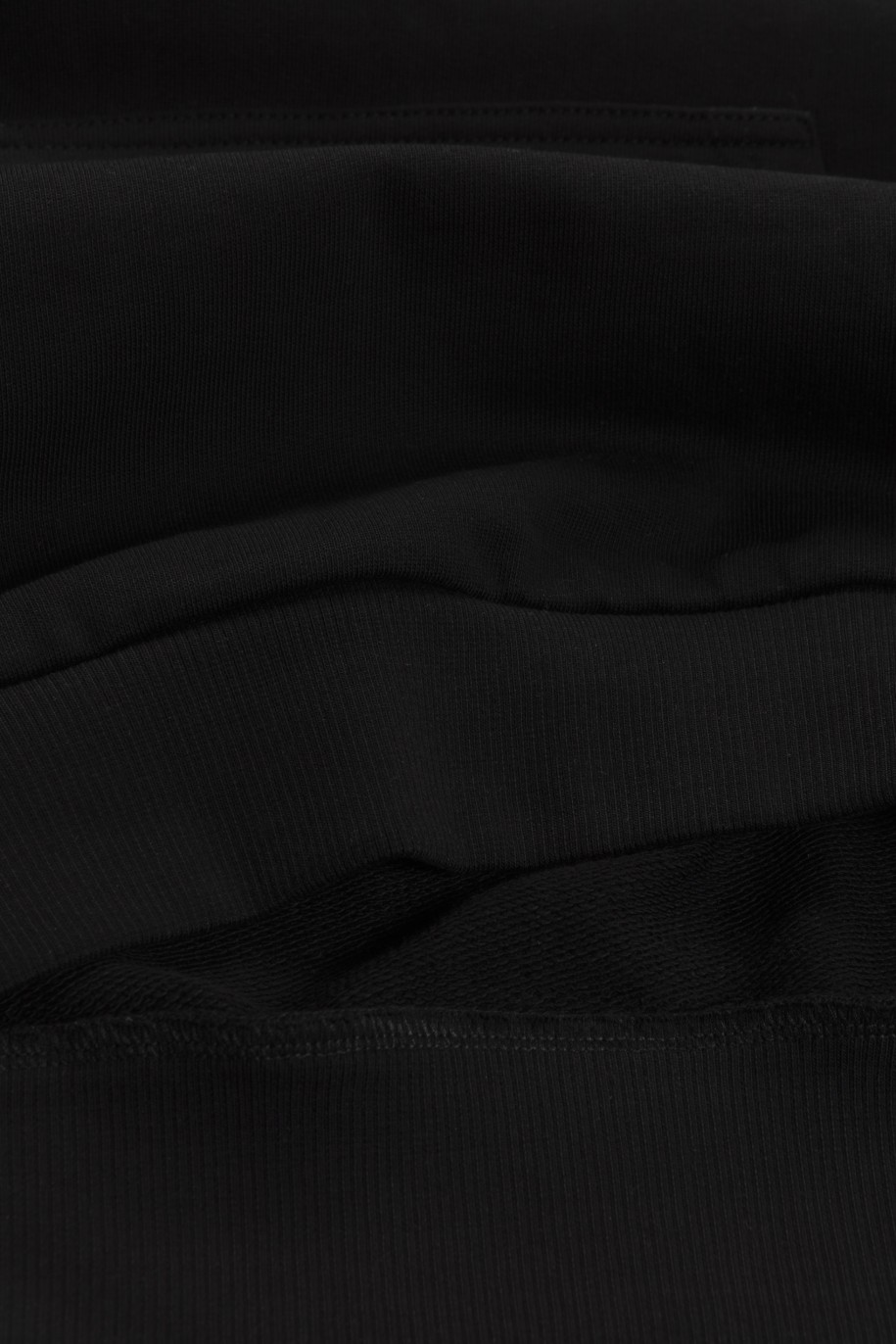 Czarna bluza z kapturem z kolorowym nadrukiem z przodu - 46156