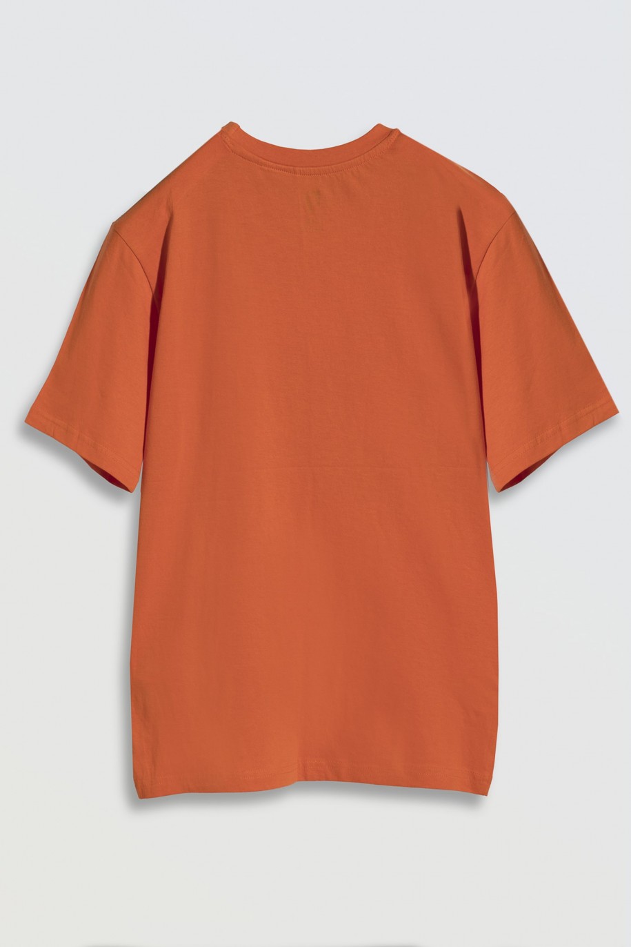 Pomarańczowy T-shirt z czarnym nadrukiem z przodu - 46291
