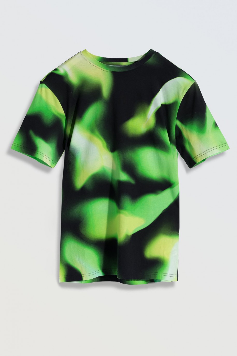 Czarny T-Shirt z artystycznym nadrukiem w kolorze energetycznej zieleni - 46294