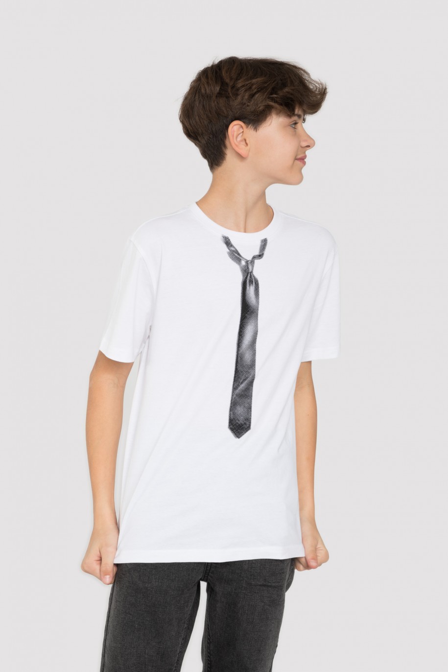 Biały T-shirt z motywem krawatu - 46344
