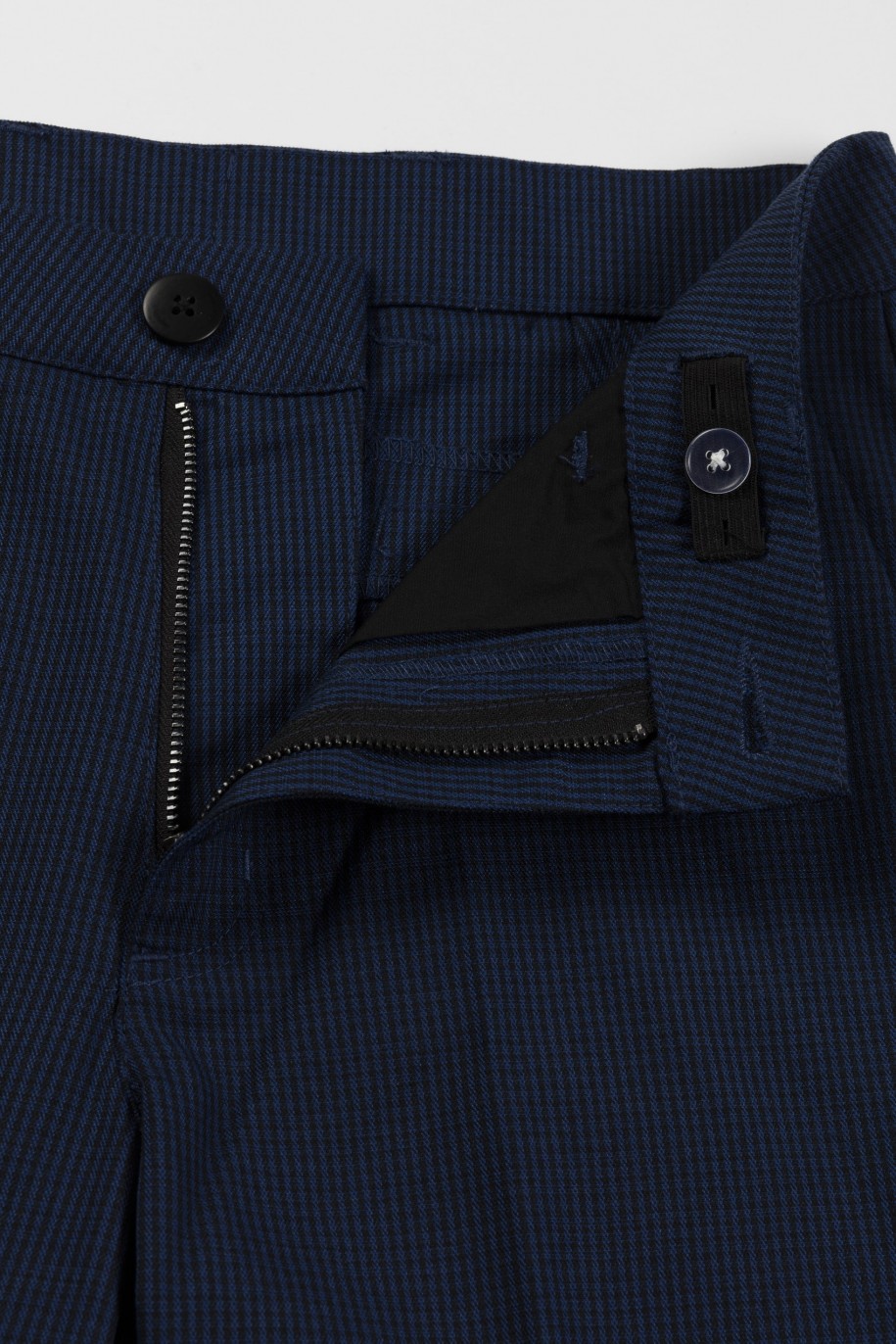 Spodnie garniturowe w drobną grantowo-czarną kratkę - 46364