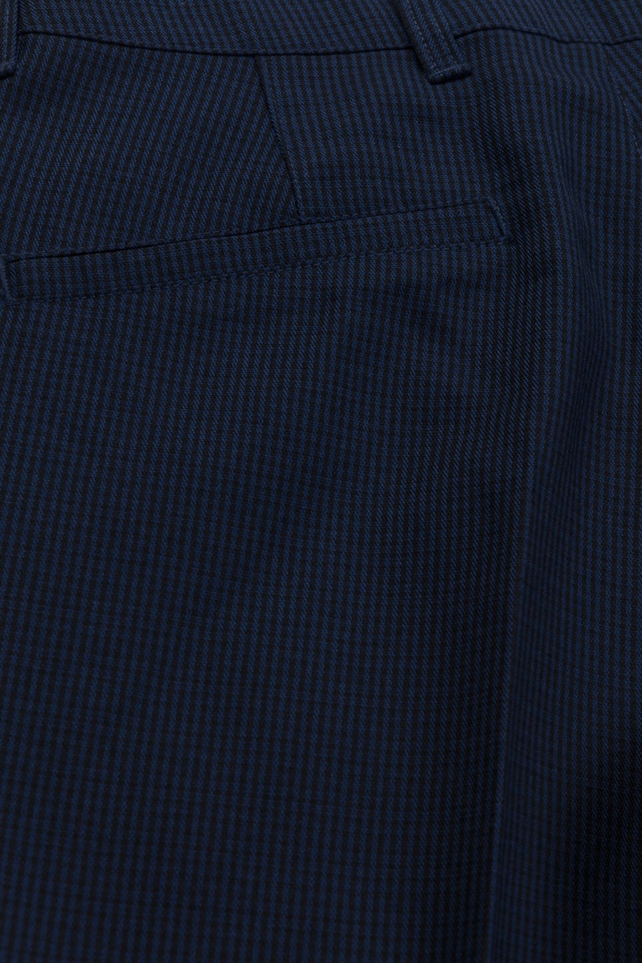 Spodnie garniturowe w drobną grantowo-czarną kratkę - 46367