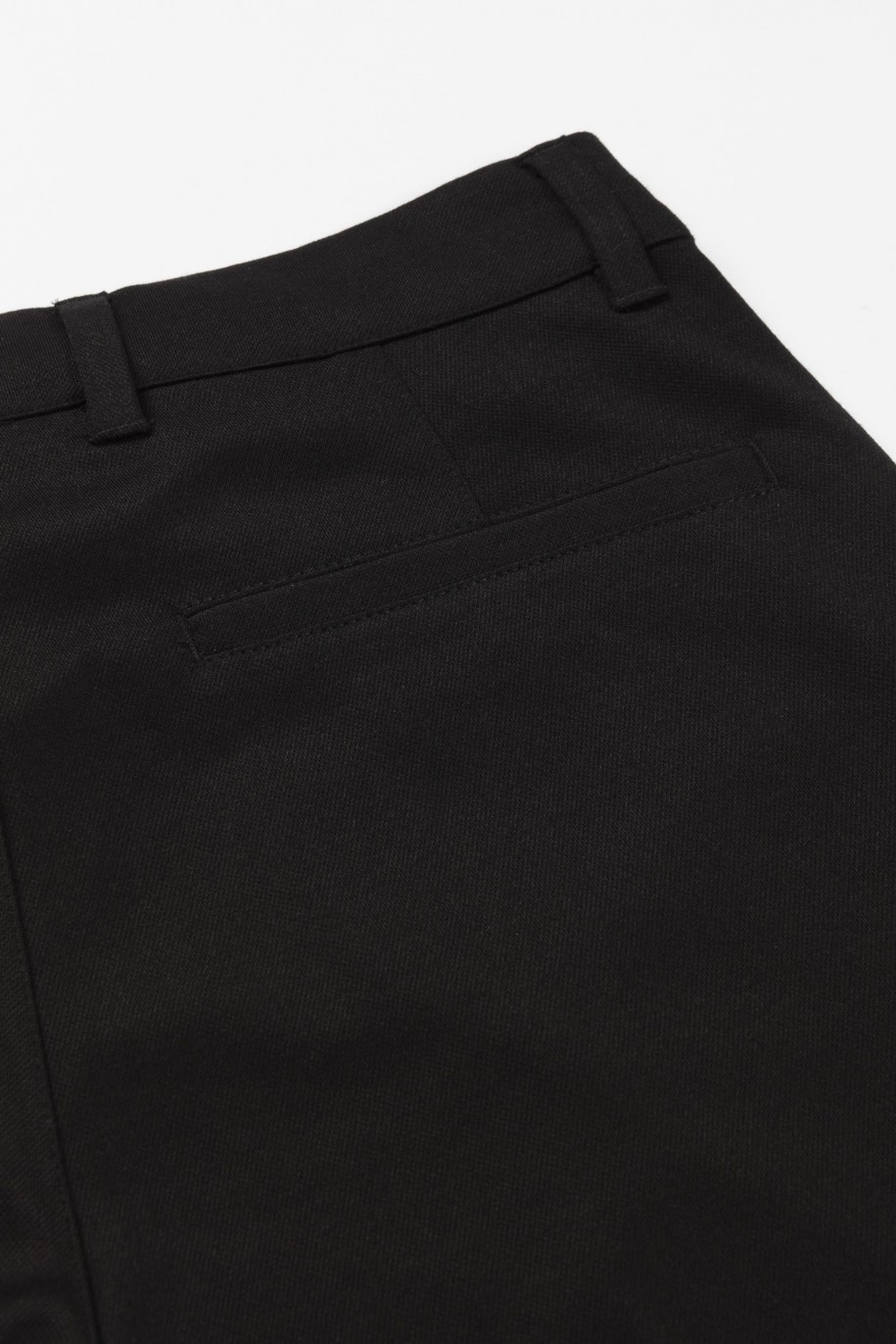 Czarne spodnie garniturowe - 46372