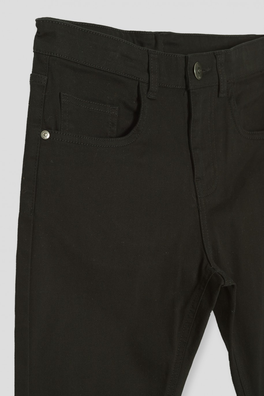 Czarne spodnie o klasycznym kroju - 46443