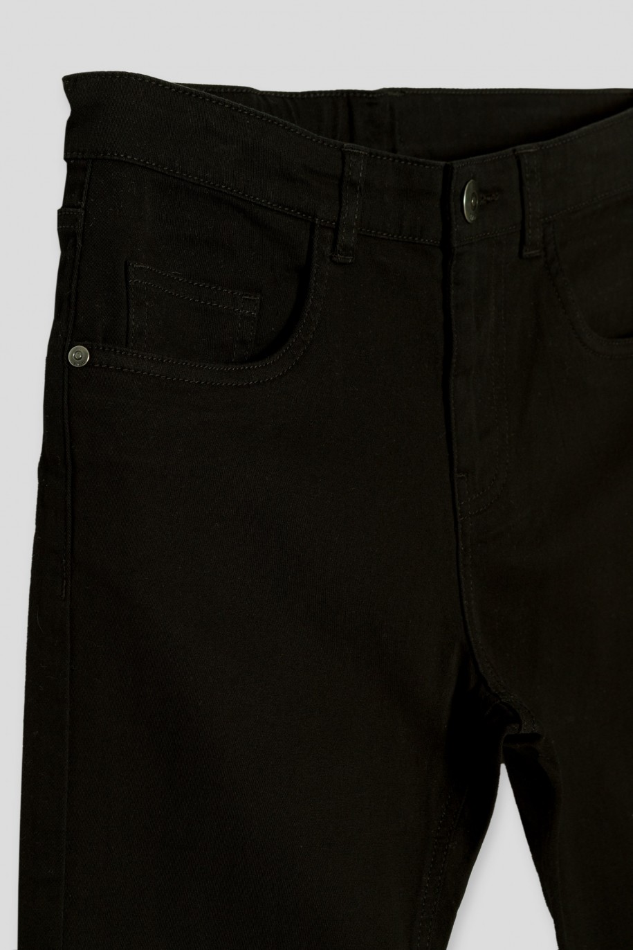Czarne spodnie o dopasowanym kroju - 46456