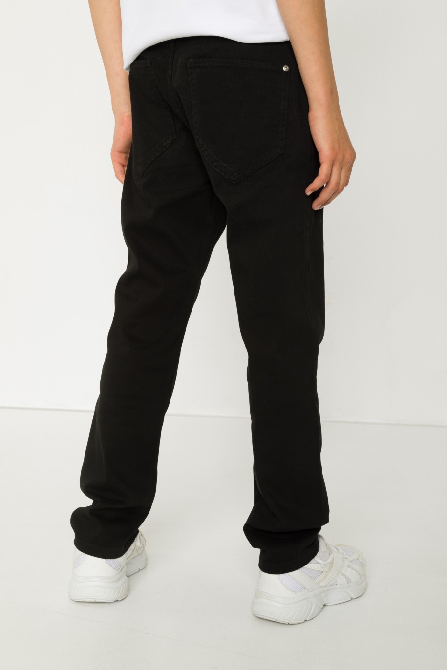 Czarne spodnie o luźnym kroju - 46461