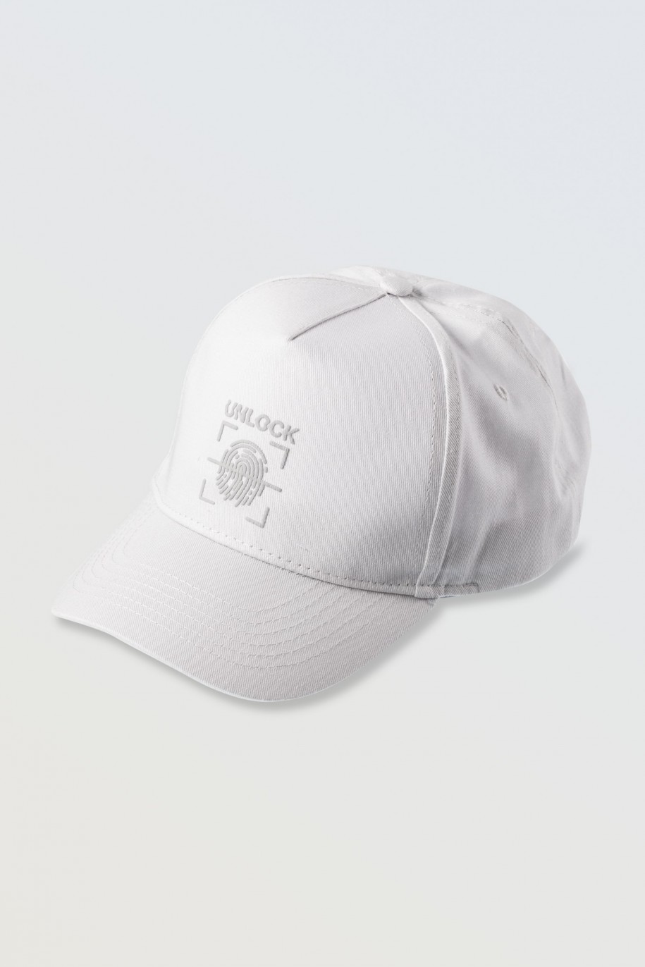 Szara czapka z daszkiem z grafiką w tym samym kolorze - 46509