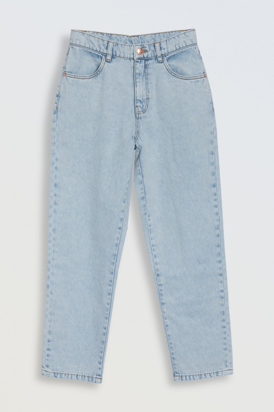 Jasnoniebieskie spodnie jeansowe typu MOM FIT - 46562