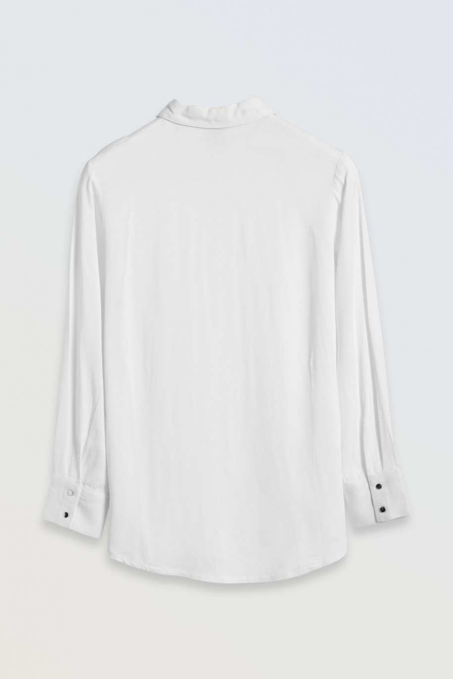 Biała koszula z długim rękawem z lejącego się materiału - 46595