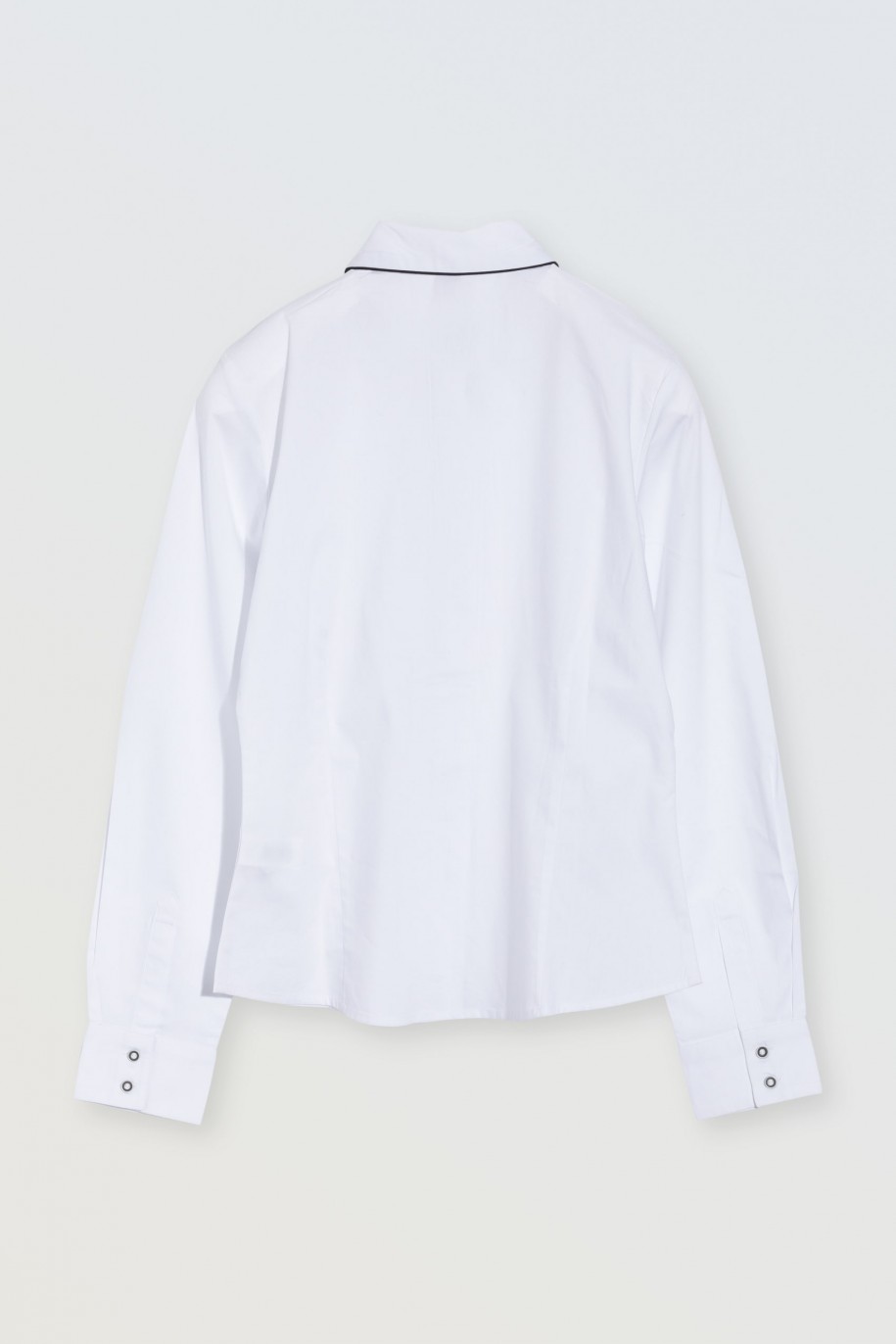 Biała koszula z długim rękawem z kontrastową lamówką - 46598