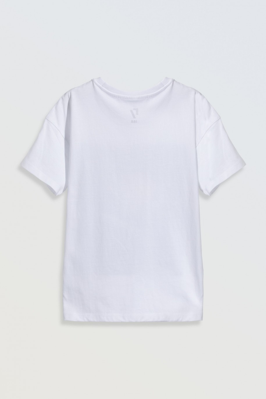 Biały T-shirt z kolorowym nadrukiem z przodu - 46616
