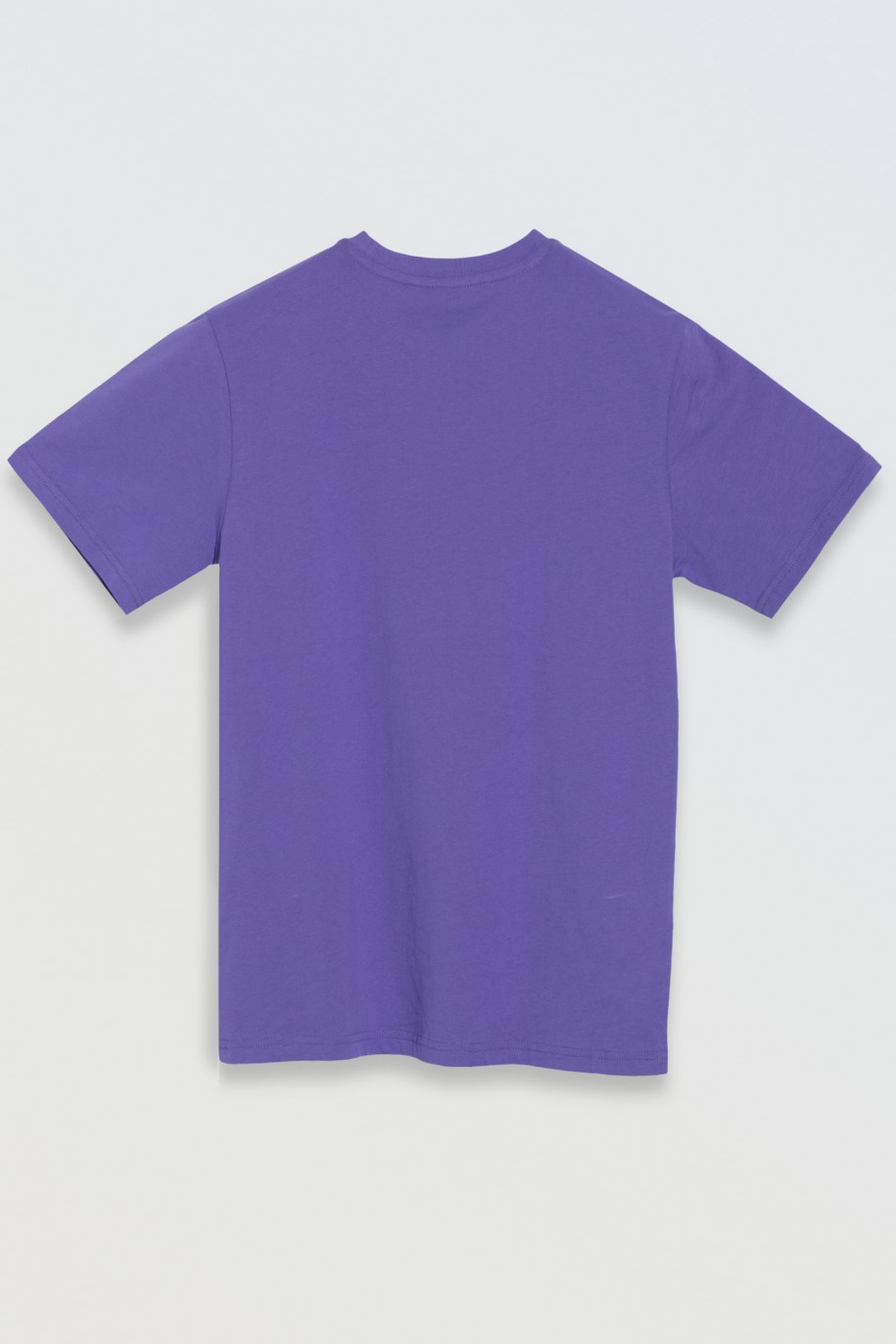 Fioletowy t-shirt z nadrukiem na wysokości piersi - 46714