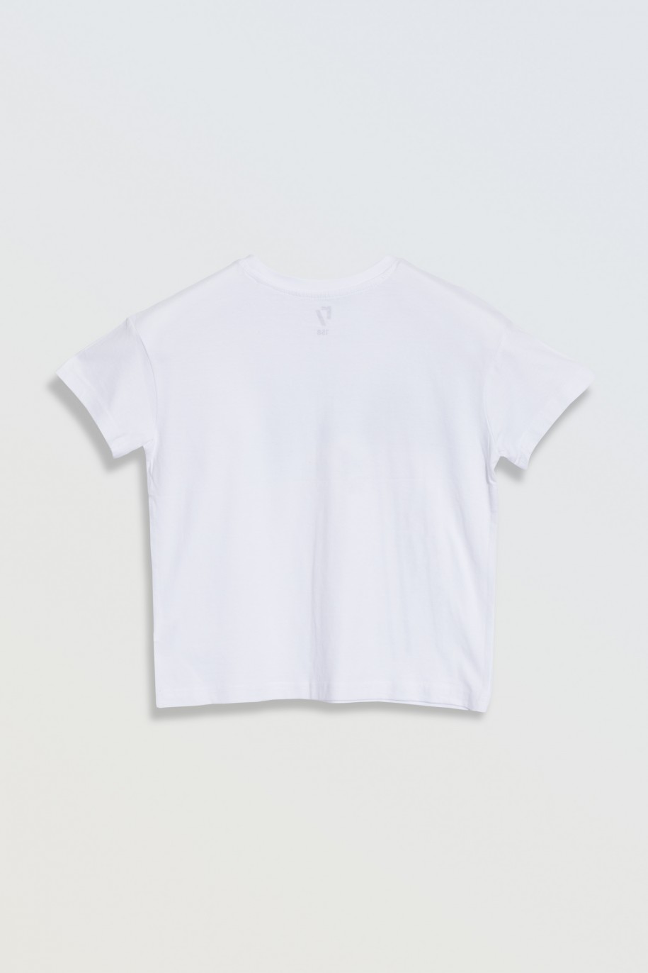 Biały t-shirt z kolorowymi nadrukami z przodu - 46872