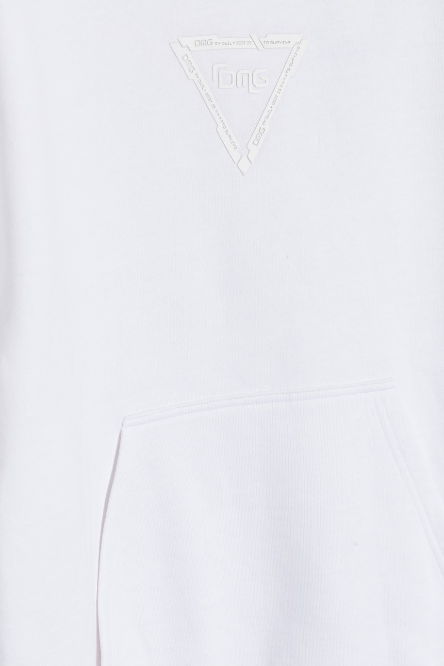 Biała bluza z kapturem z minimalistycznym nadrukiem - 46951