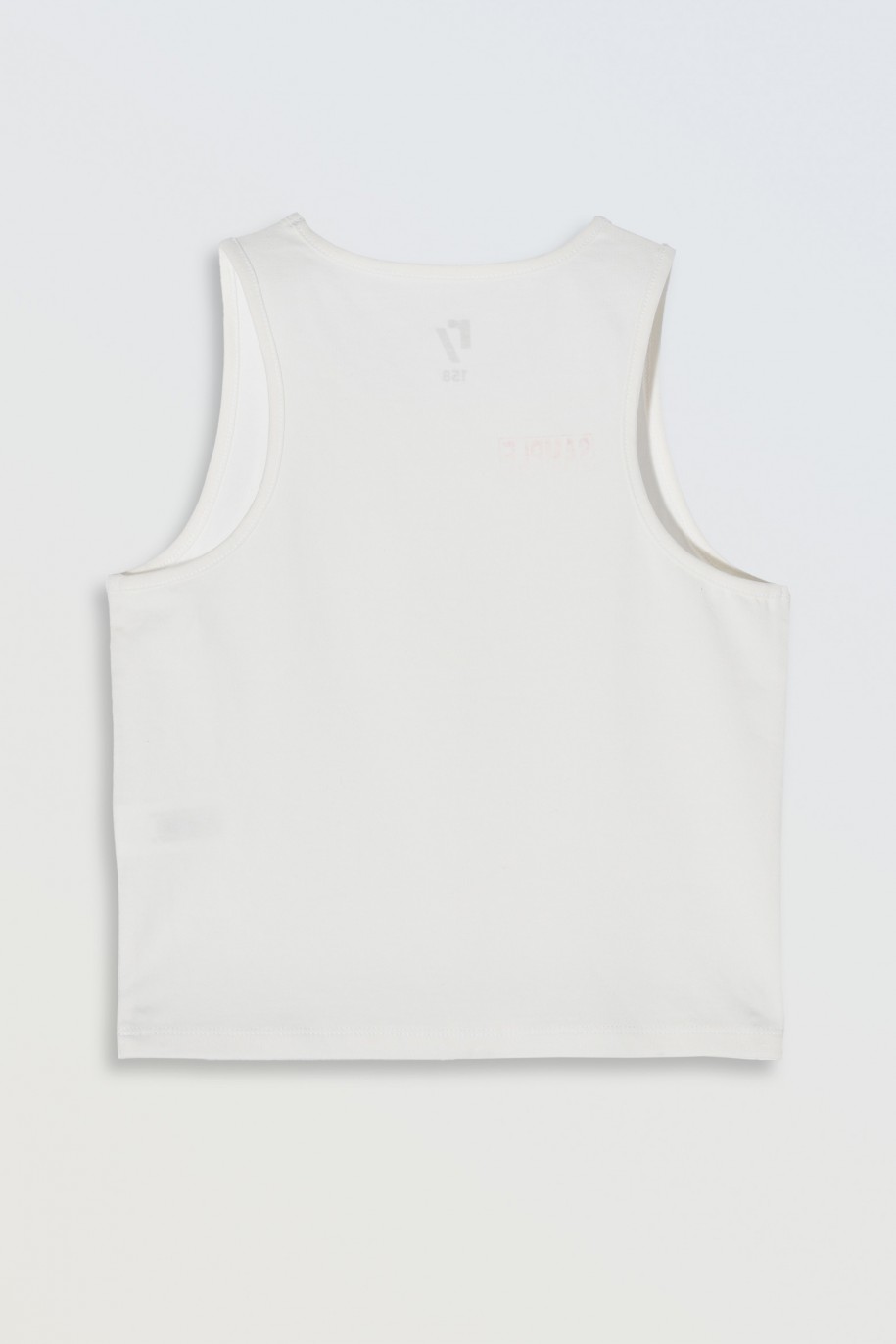 Biały  crop-top na ramiączkach z minimalistycznym nadrukiem - 47015