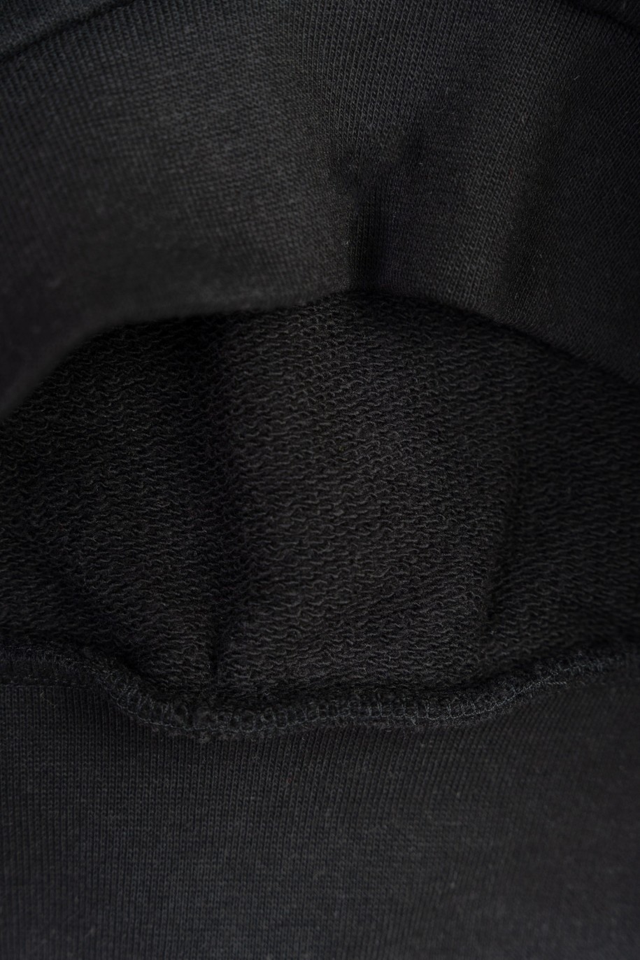 Czarna bluza z kapturem z hologramowym nadrukiem na wysokości piersi - 47289
