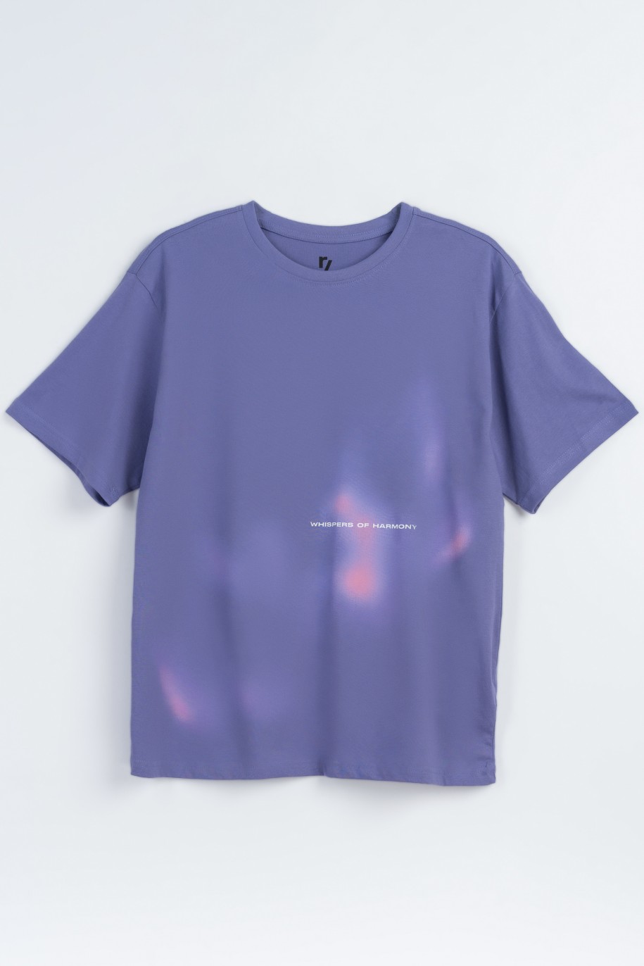 Fioletowy  t-shirt oversize z kolorowym nadrukiem z przodu - 47327