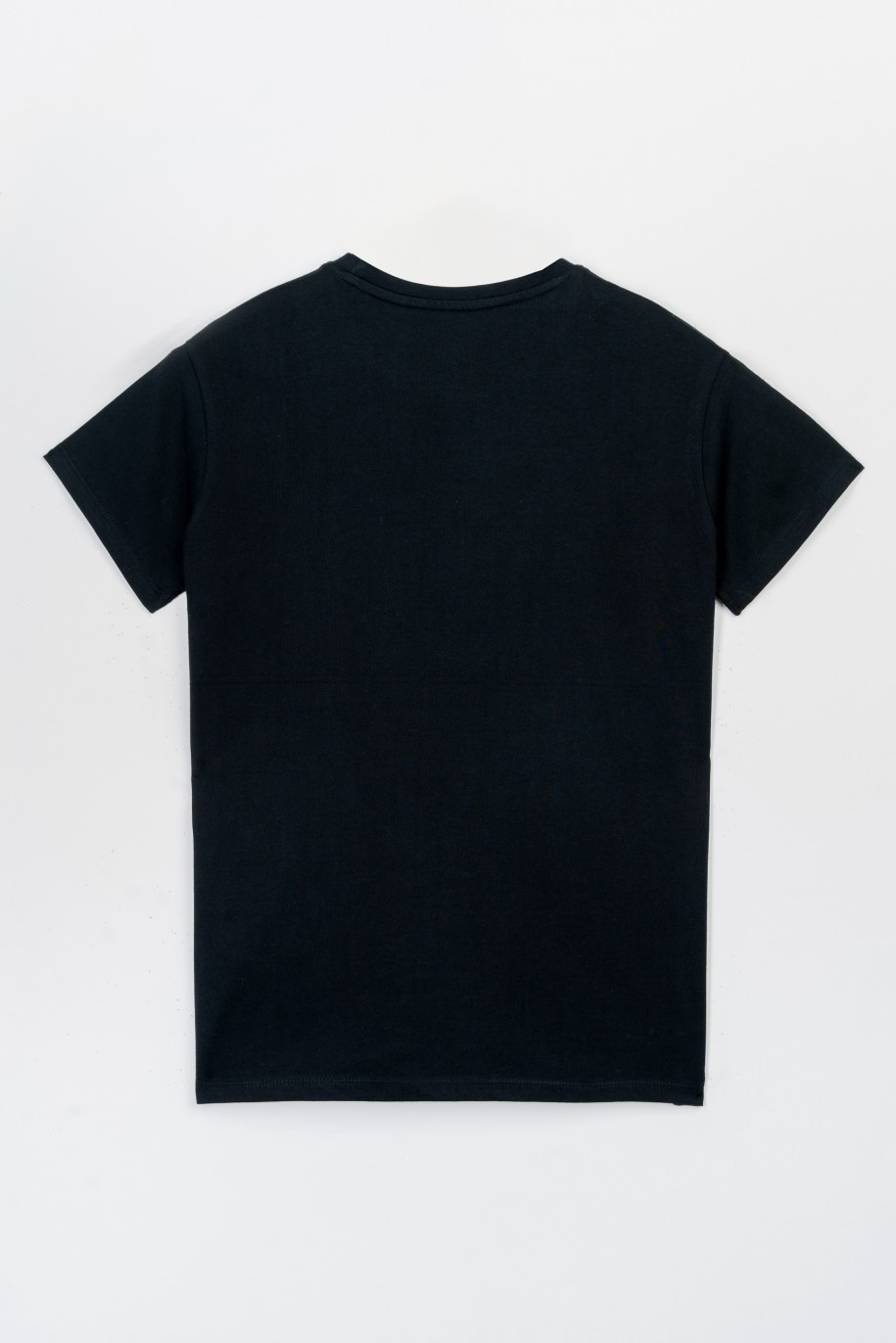 Czarny t-shirt z hologramowym nadrukiem na wysokości piersi - 47331