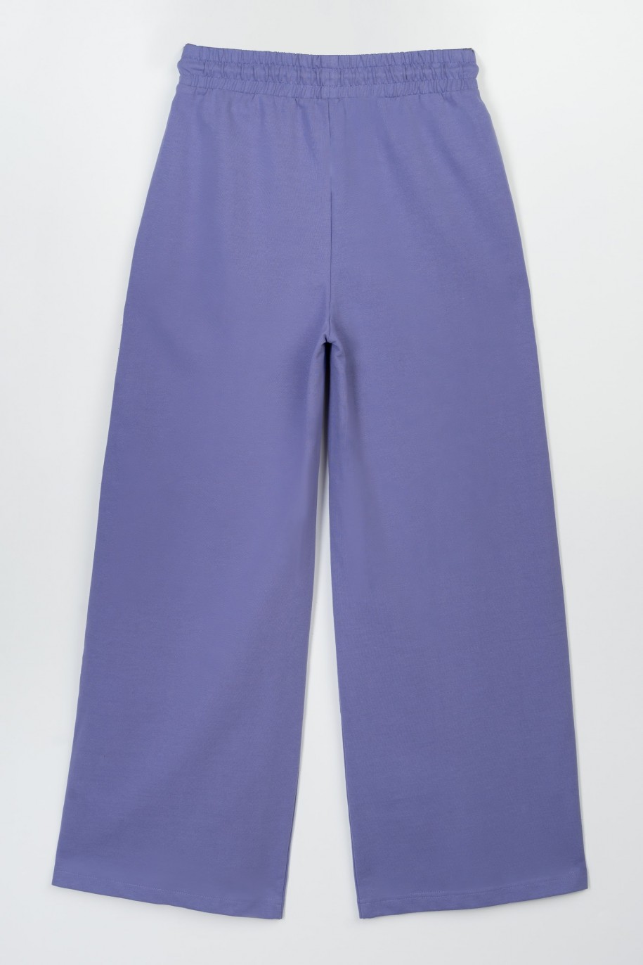 Fioletowe spodnie dresowe z nogawkami typu wide leg - 47341