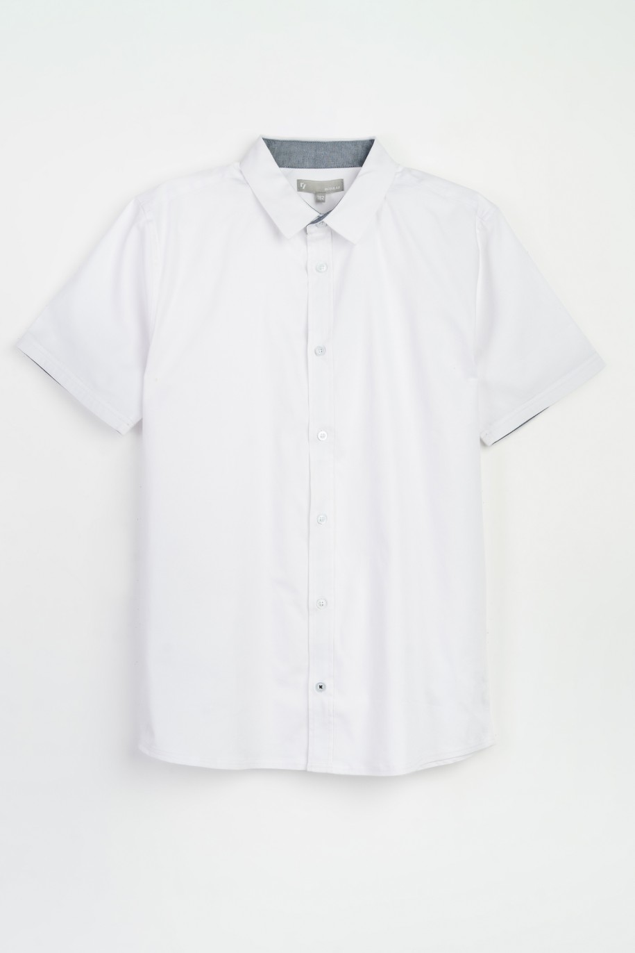 Biała koszula o regularnym kroju z krótkim rękawem - 47361