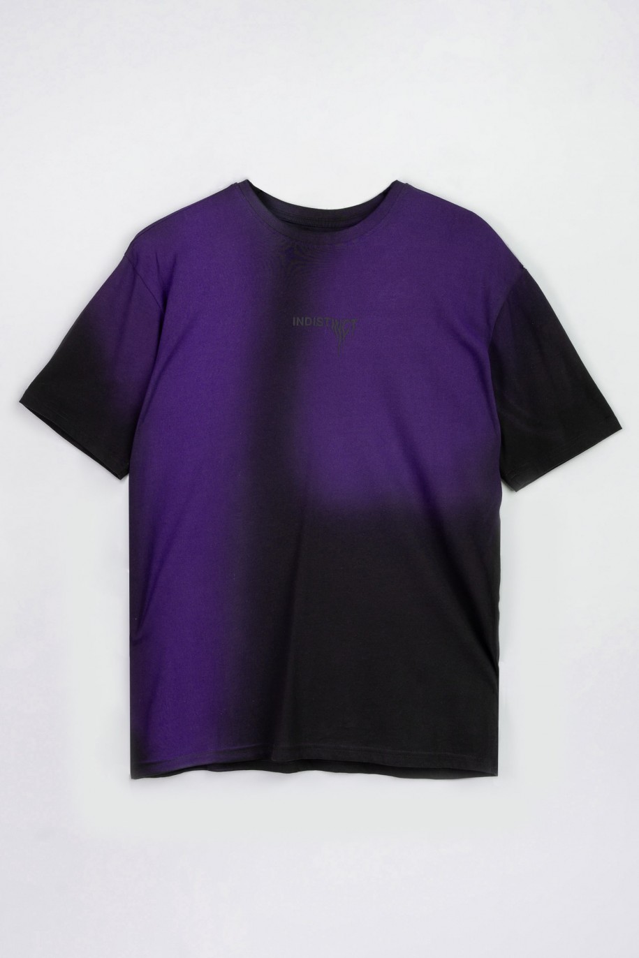 Czarny t-shirt z fioletowym nadrukiem imitującym cieniowanie - 47542