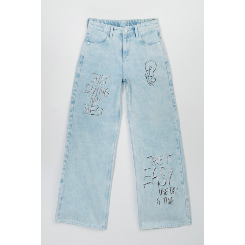 Jasnoniebieskie jeansowe spodnie z szerokimi nogawkami z kolorowymi nadrukami - 47561