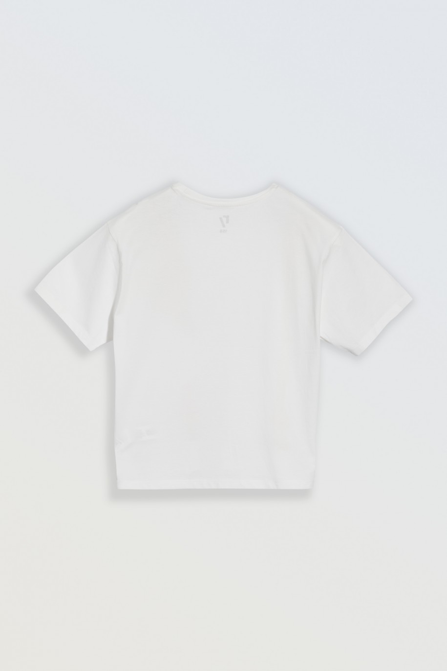 Biały t-shirt z kolorowym nadrukiem z przodu - 47574