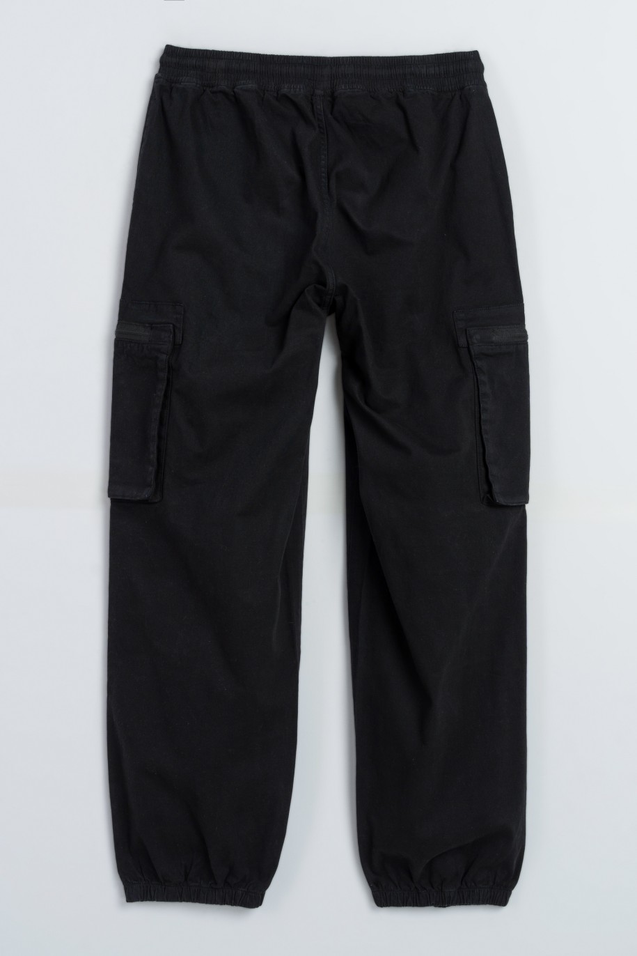 Czarne spodnie bawełniane z przestrzennymi kieszeniami - 47585