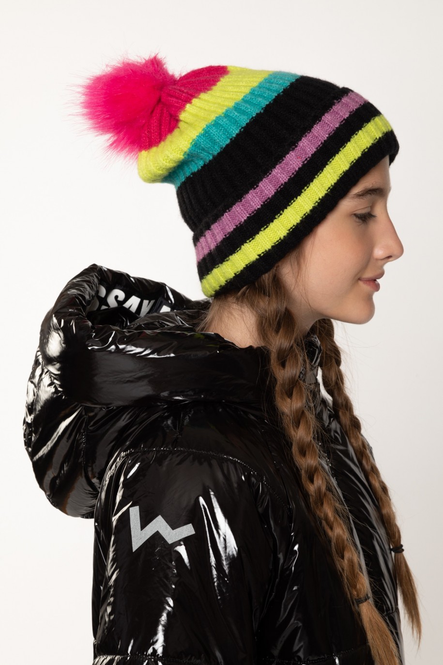 czapka w kolorowe paski z pomponem dla dziewczyny reporter young