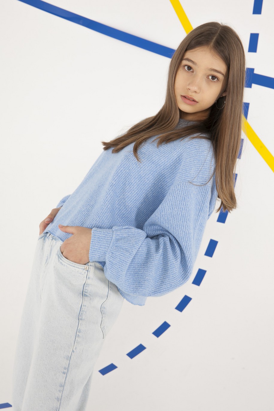 błękitny sweter dla dziewczyny  reporter young